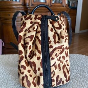 Cross body leather purse ! 8x5.5x2